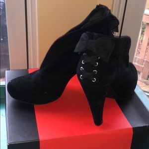 G by Guess black heels